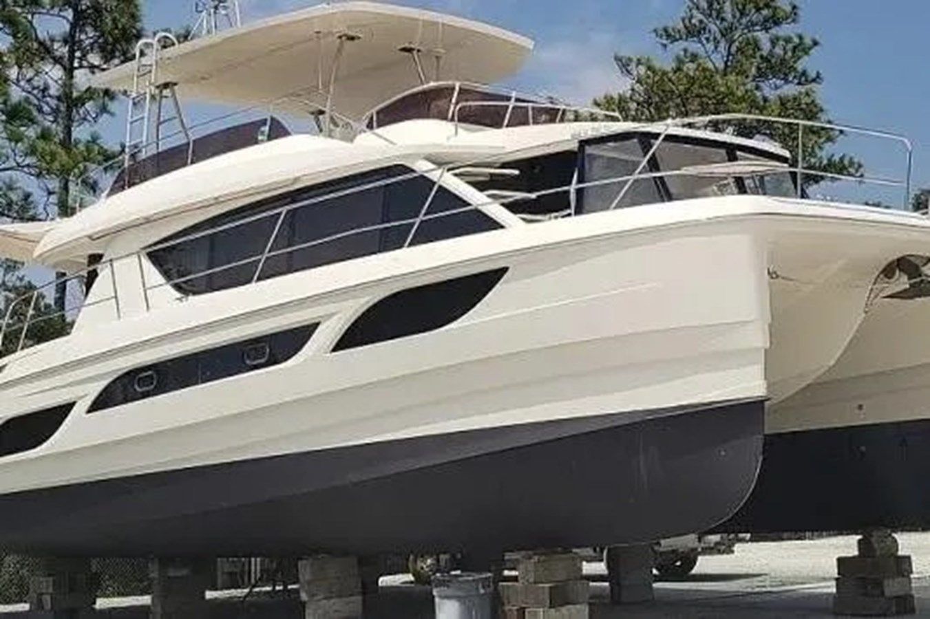 Купить яхту 2014 Aquila 48 2014 в Shestakov Yacht Sales