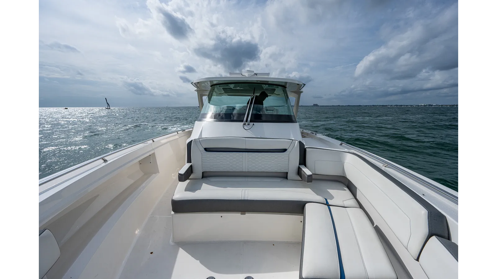 Buy a yacht LIQUID ASSET - Tiara