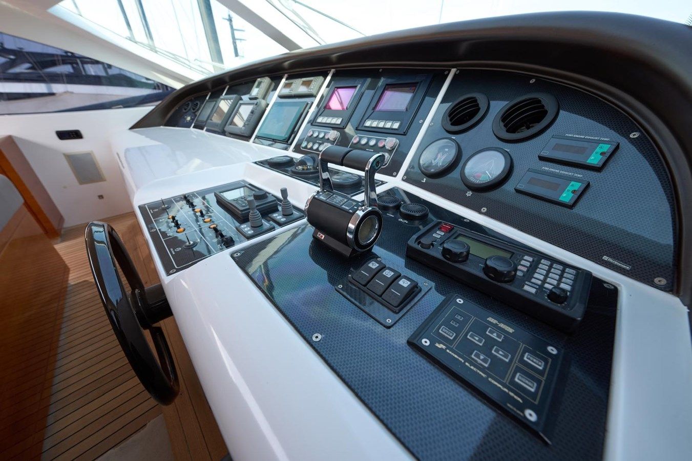 best yacht sales deals LE.ONE 2007