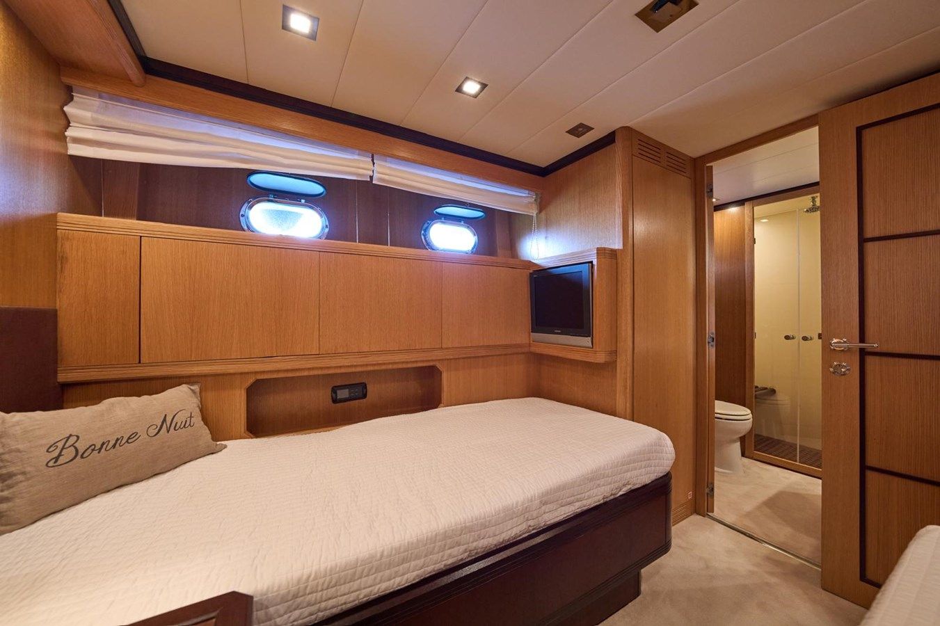 Buy a yacht LE.ONE 72