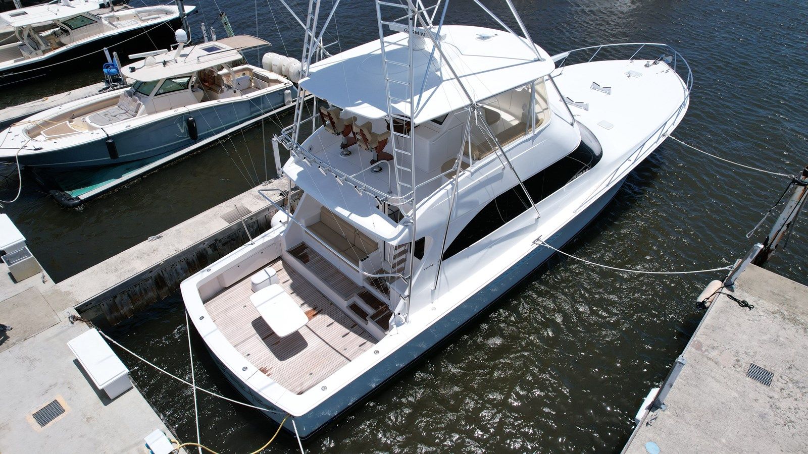 Buy a yacht Safari 2010
