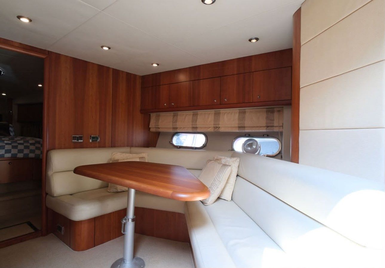 the best price on  Regent V 2009