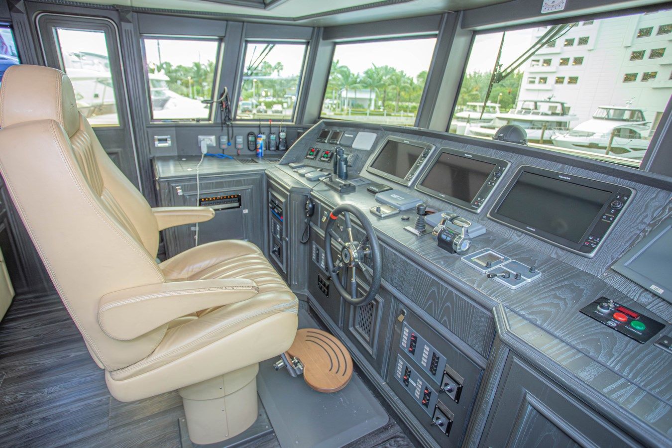 Купить яхту DESTINY - FIFTH OCEAN SHIPYARD в Shestakov Yacht Sales