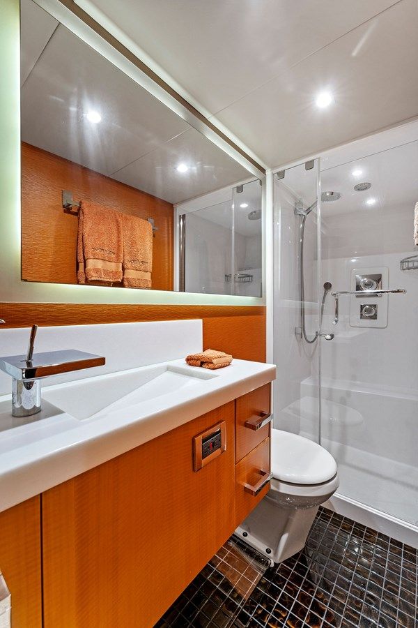 Купить яхту Lazzara 2014 в Shestakov Yacht Sales