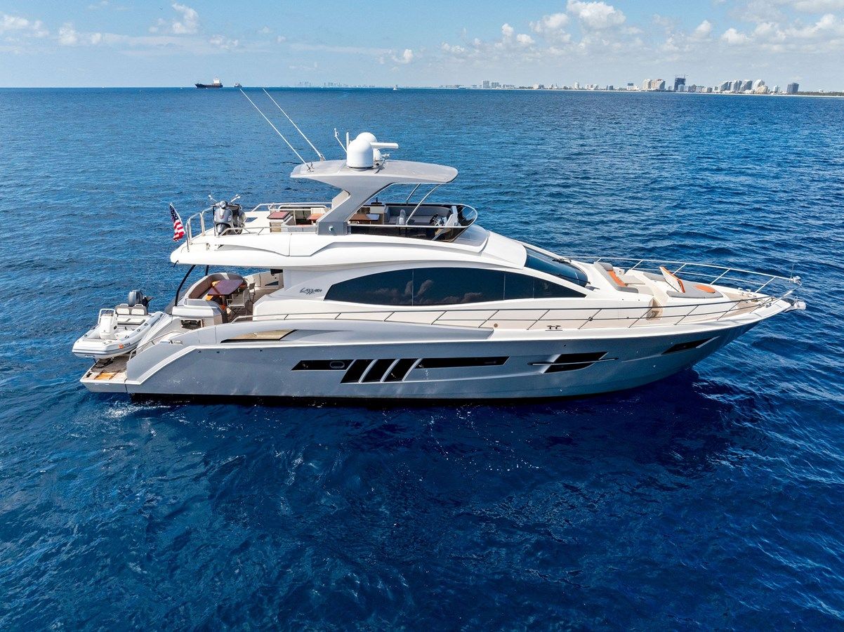 Купить яхту Lazzara в Shestakov Yacht Sales