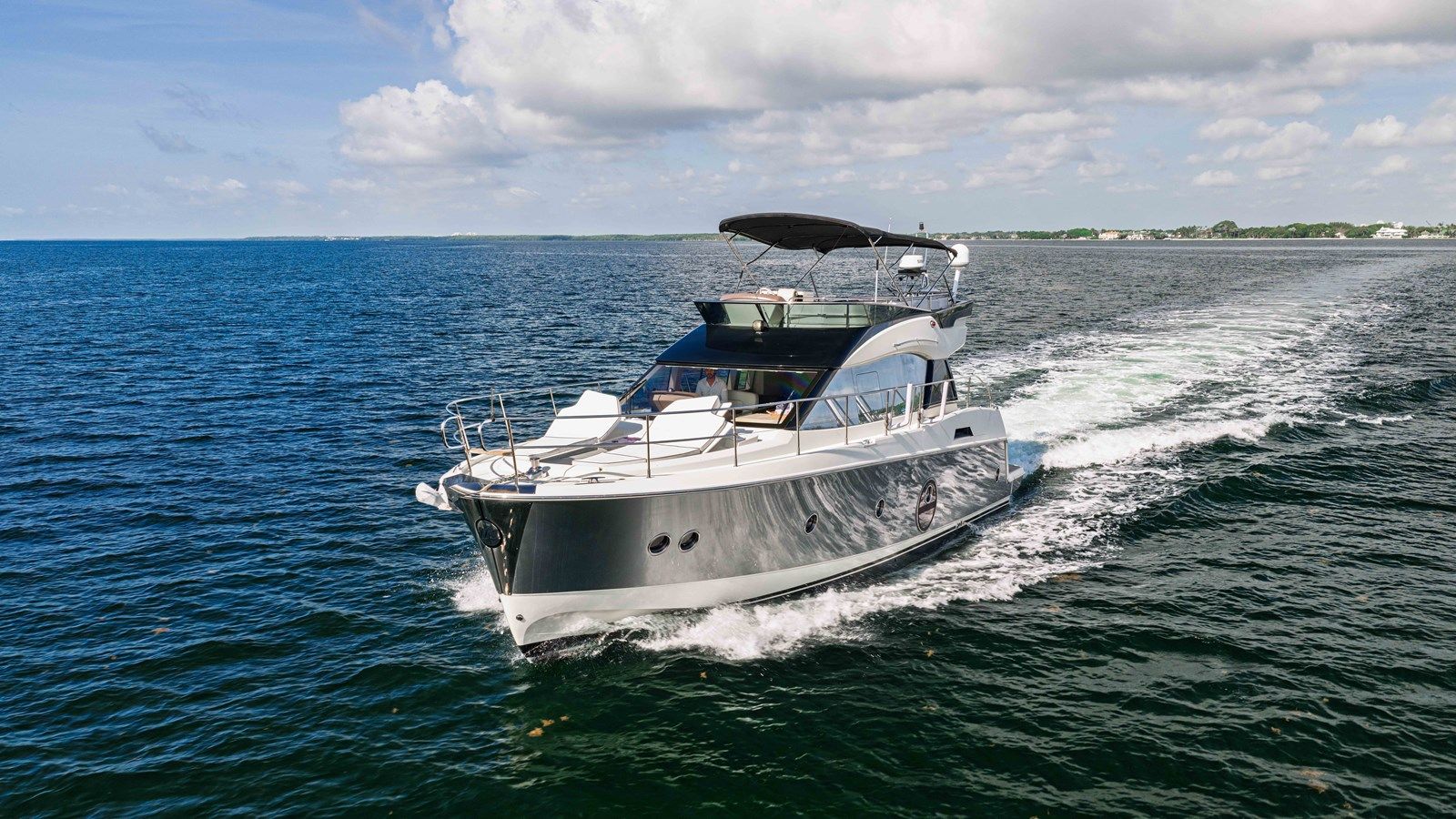 Buy a yacht MCY 2017