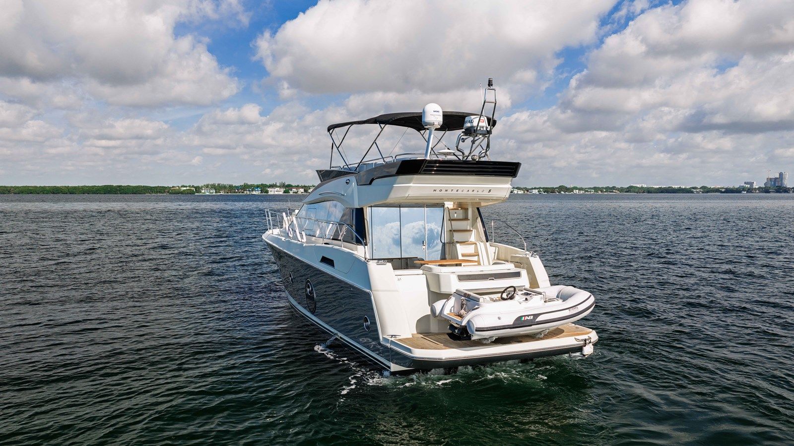Buy a yacht MCY - Monte Carlo Yachts