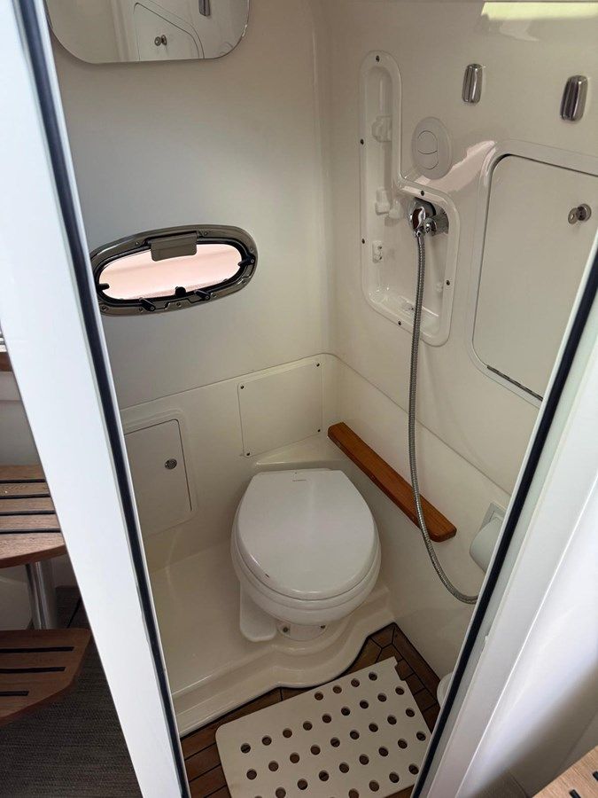 Buy a yacht NA - Boston Whaler