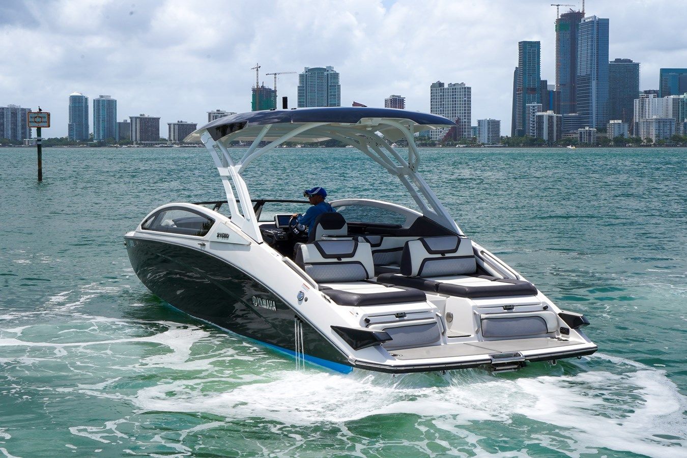 the best price on NA - YAMAHA