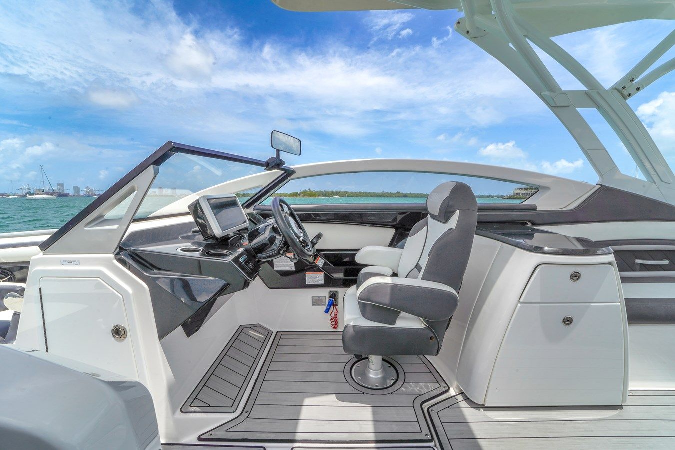 Buy a yacht NA 2021