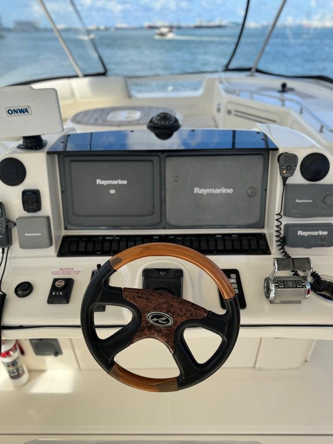 Buy a yacht BLACKSUBMARINE III - SEA RAY