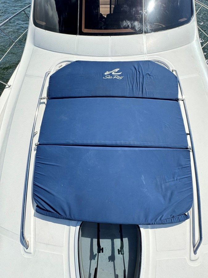 Buy a BLACKSUBMARINE III - SEA RAY at Shestakov Yacht Sales