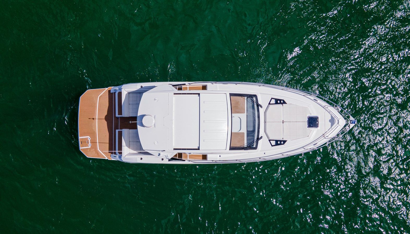 Buy a yacht Here Be Dragons 390 Express Coupe