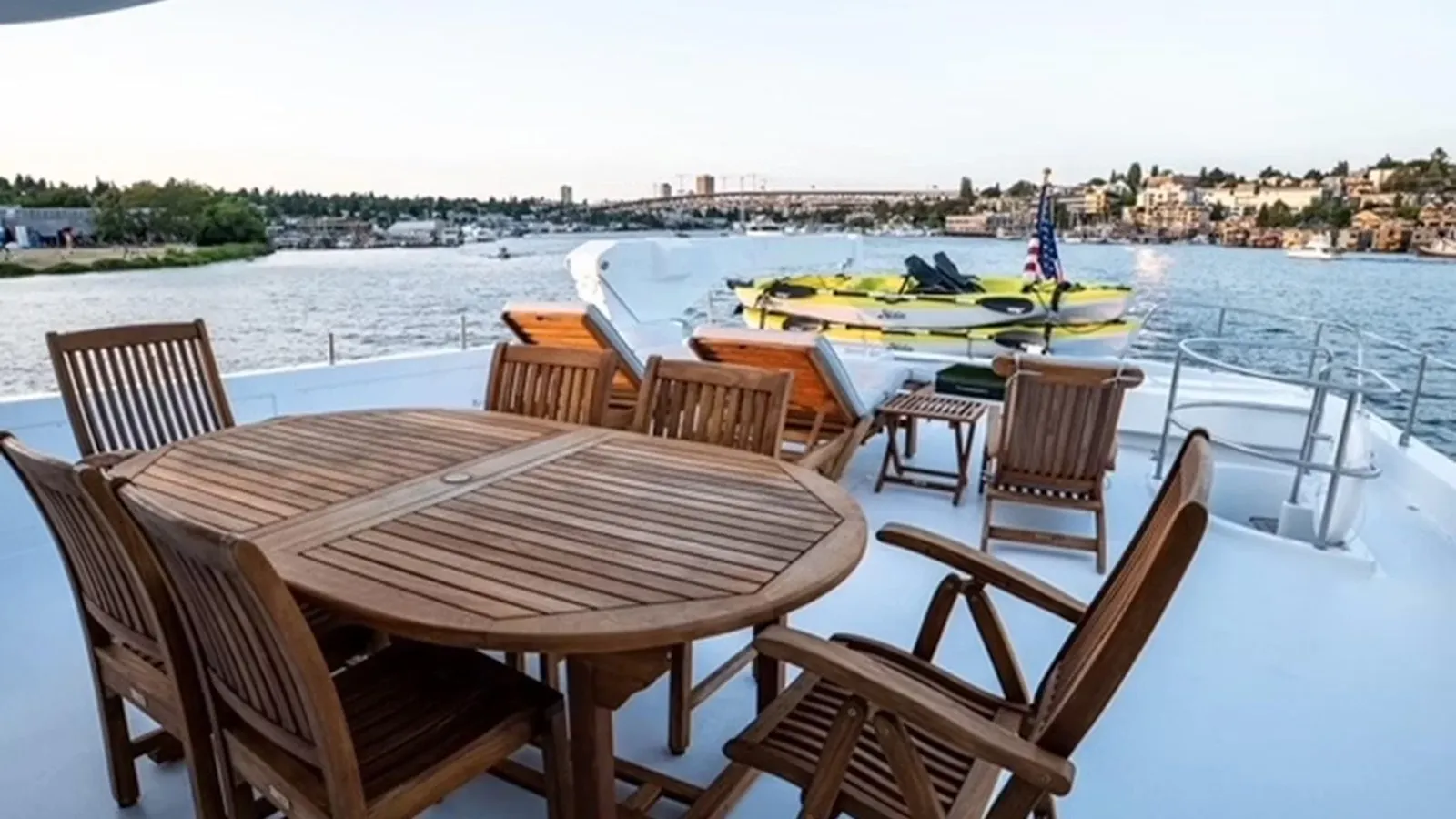 Buy a Dozer - QUEENSHIP at Shestakov Yacht Sales