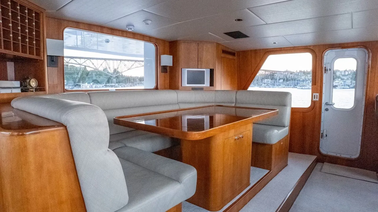 best yacht sales deals Dozer - QUEENSHIP