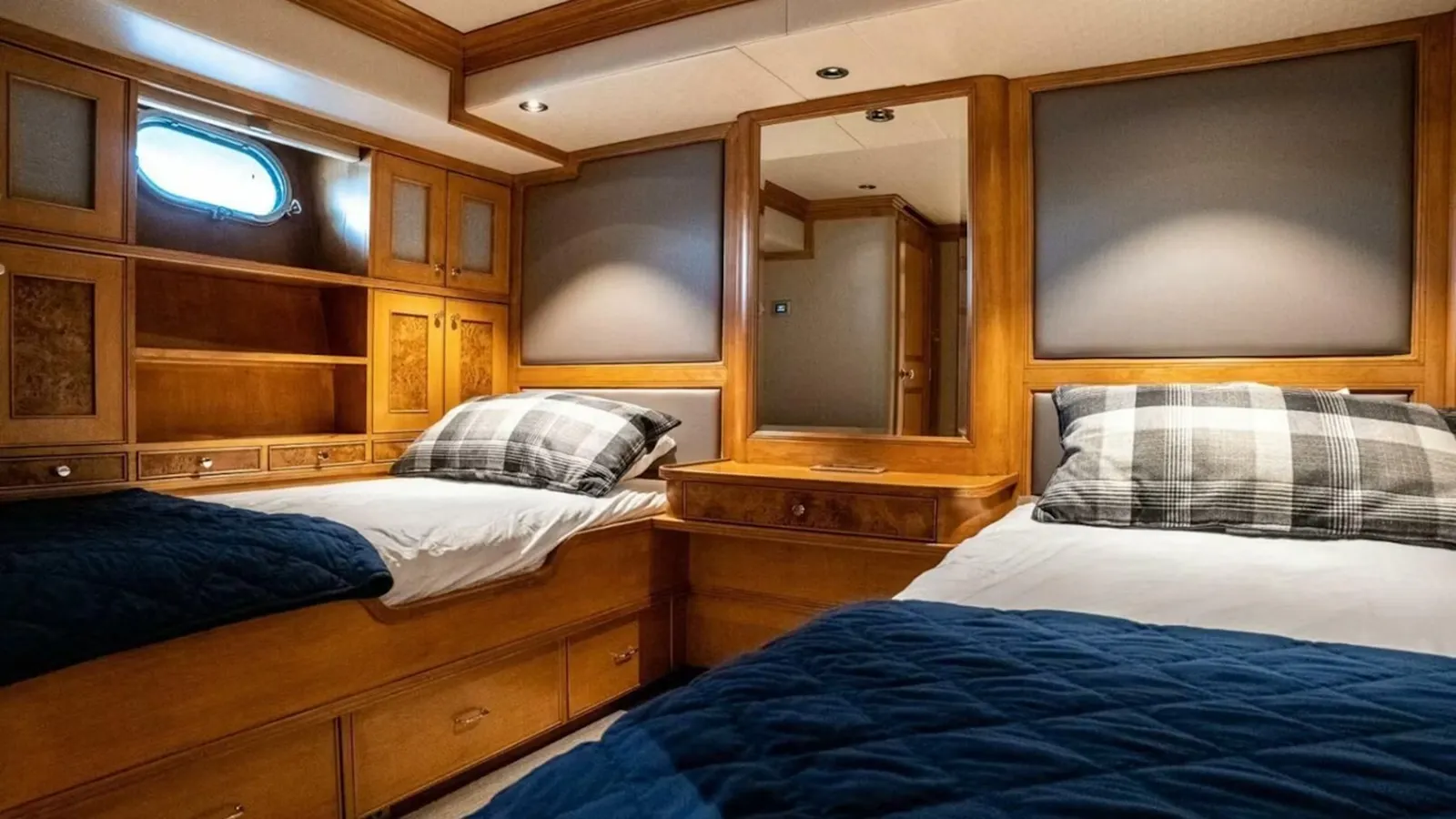 best yacht sales deals Dozer - QUEENSHIP