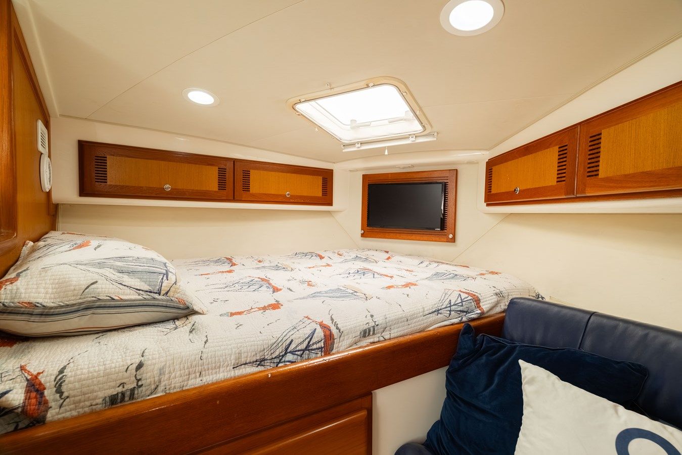 Купить яхту Time Flies - Cabo Yachts в Shestakov Yacht Sales