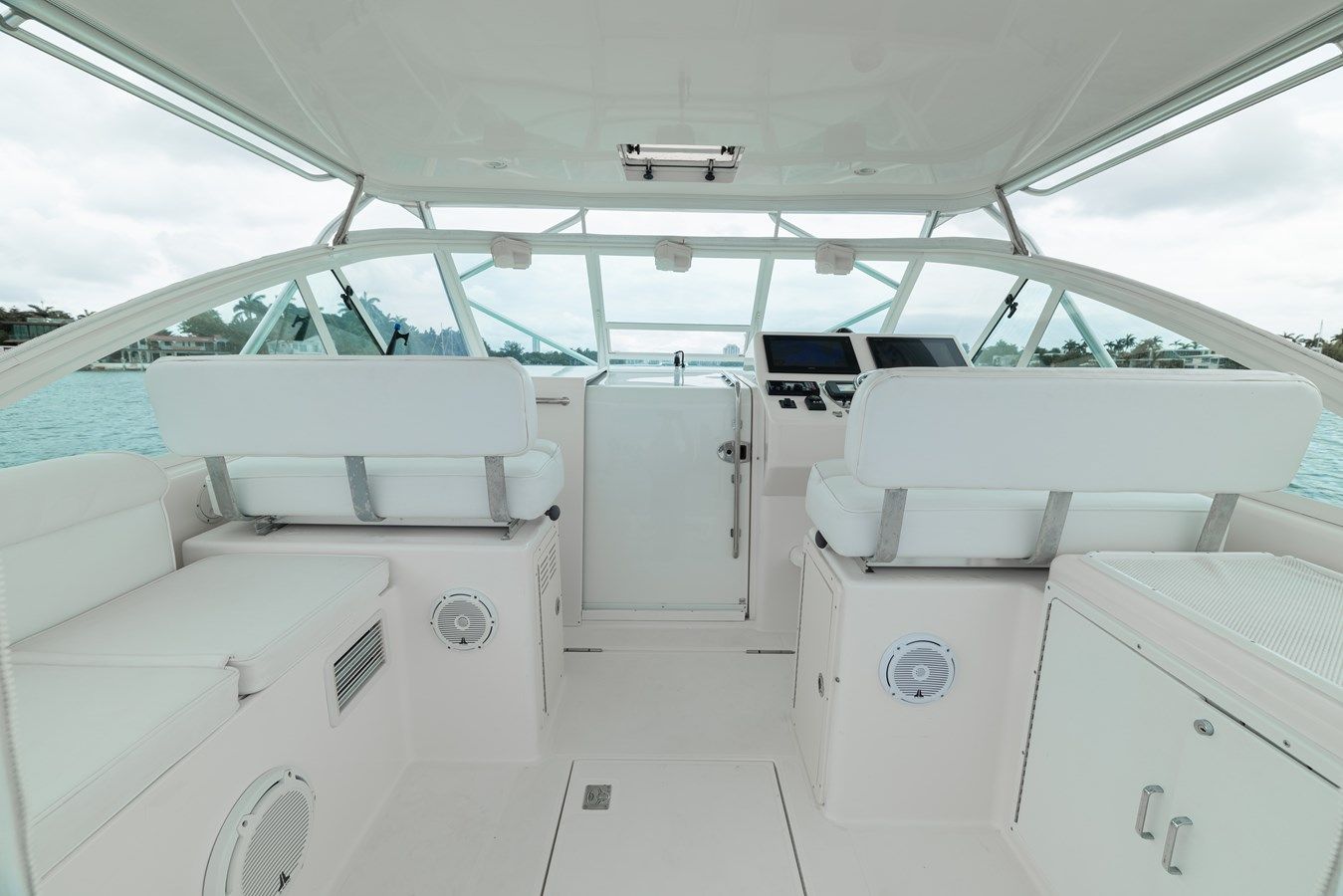 Купить яхту Time Flies - Cabo Yachts в Shestakov Yacht Sales