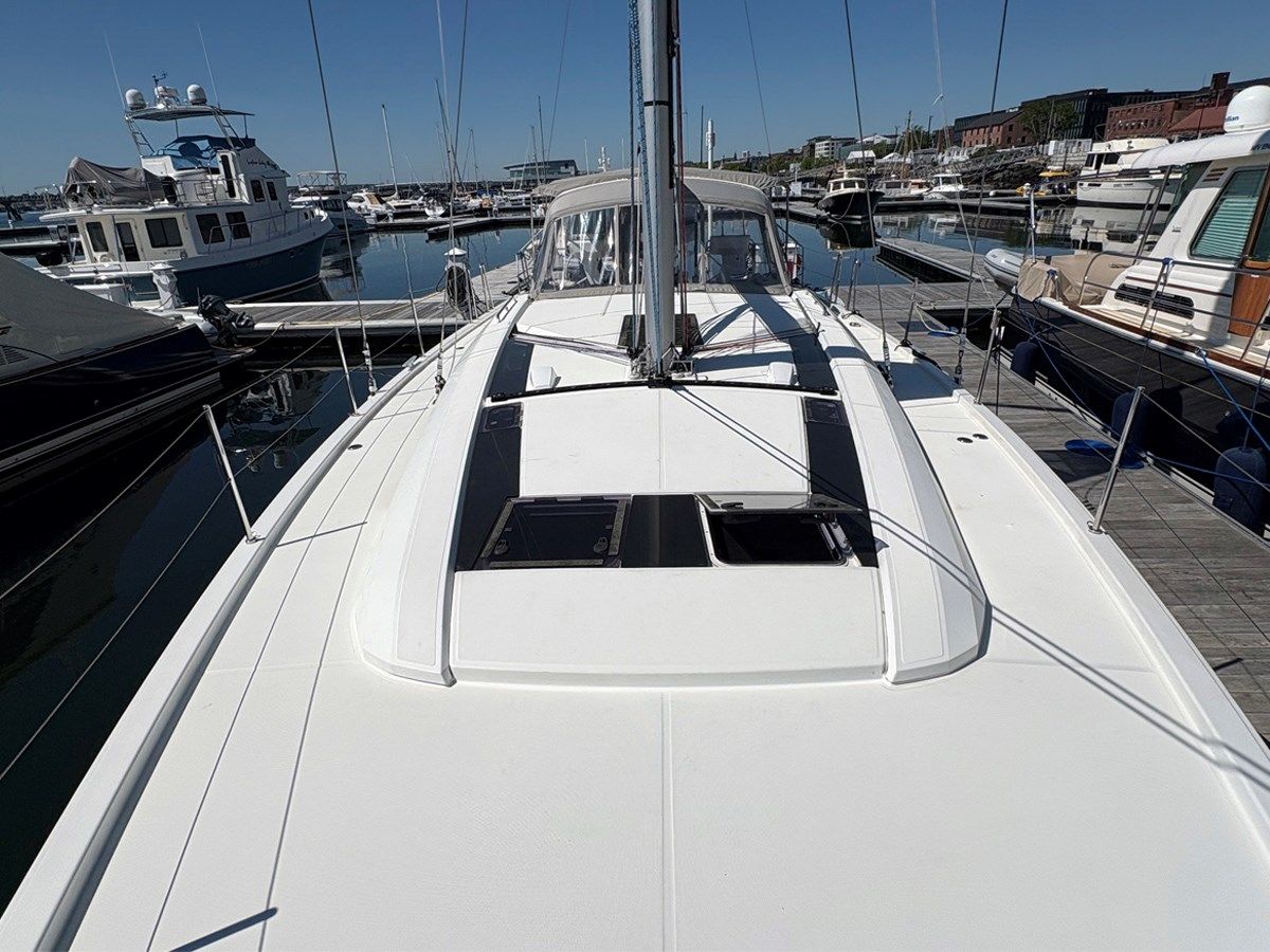 AVANT Oceanis 51.1 price