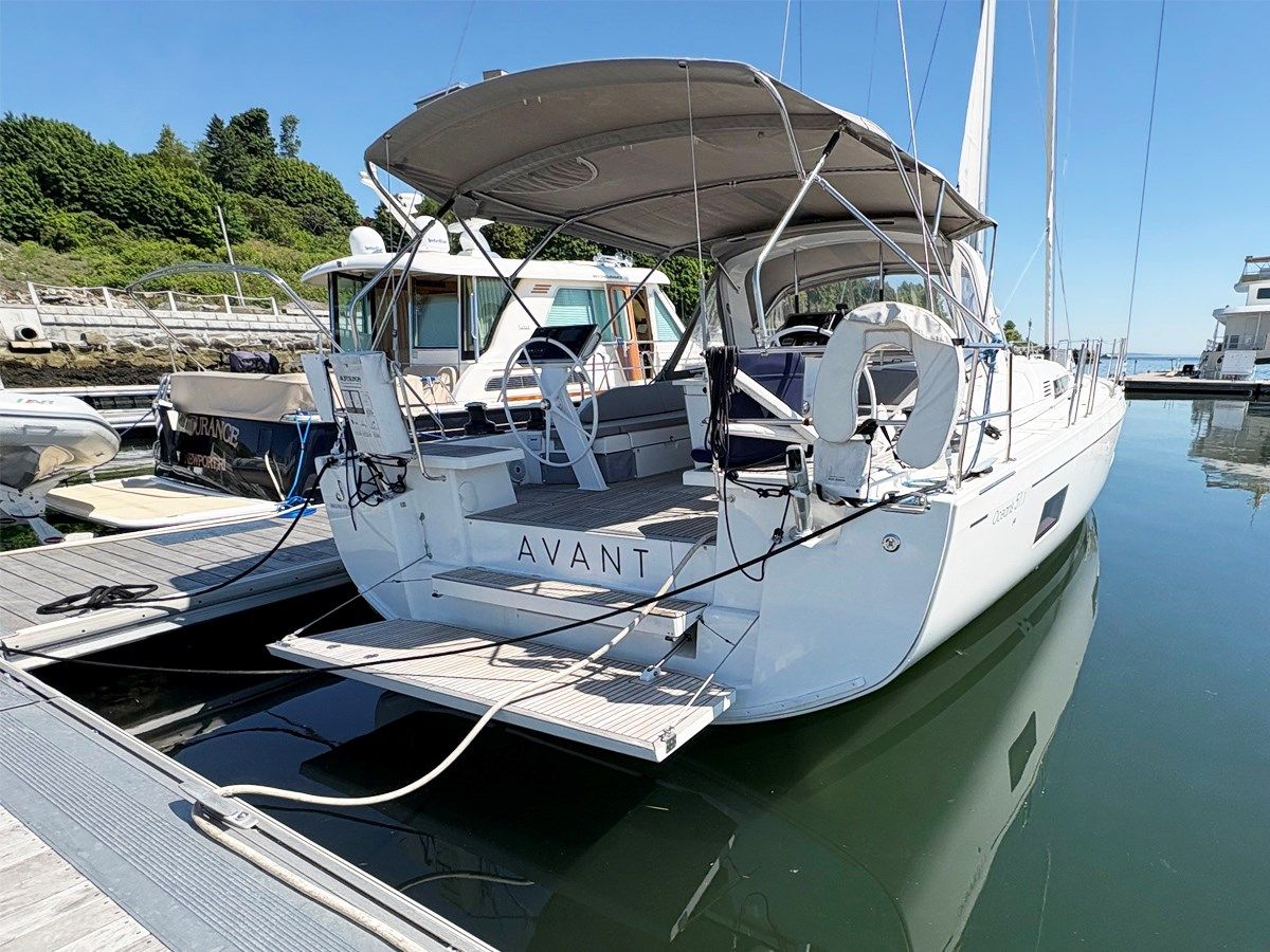 the best price on AVANT 51