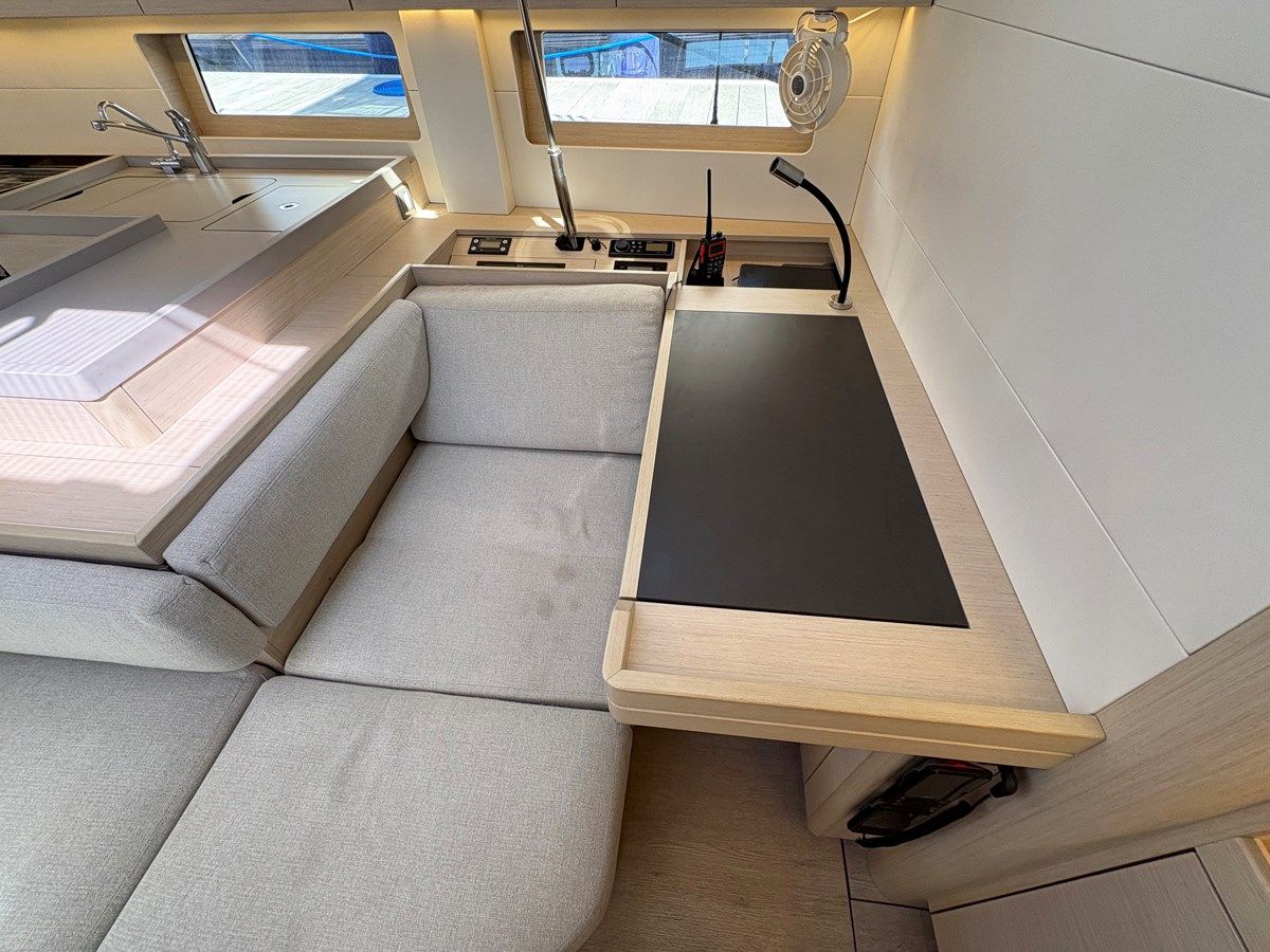 the best price on AVANT Oceanis 51.1