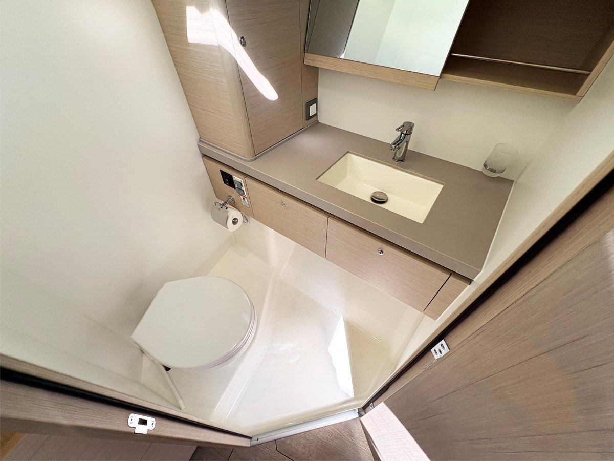 best yacht sales deals AVANT - Beneteau