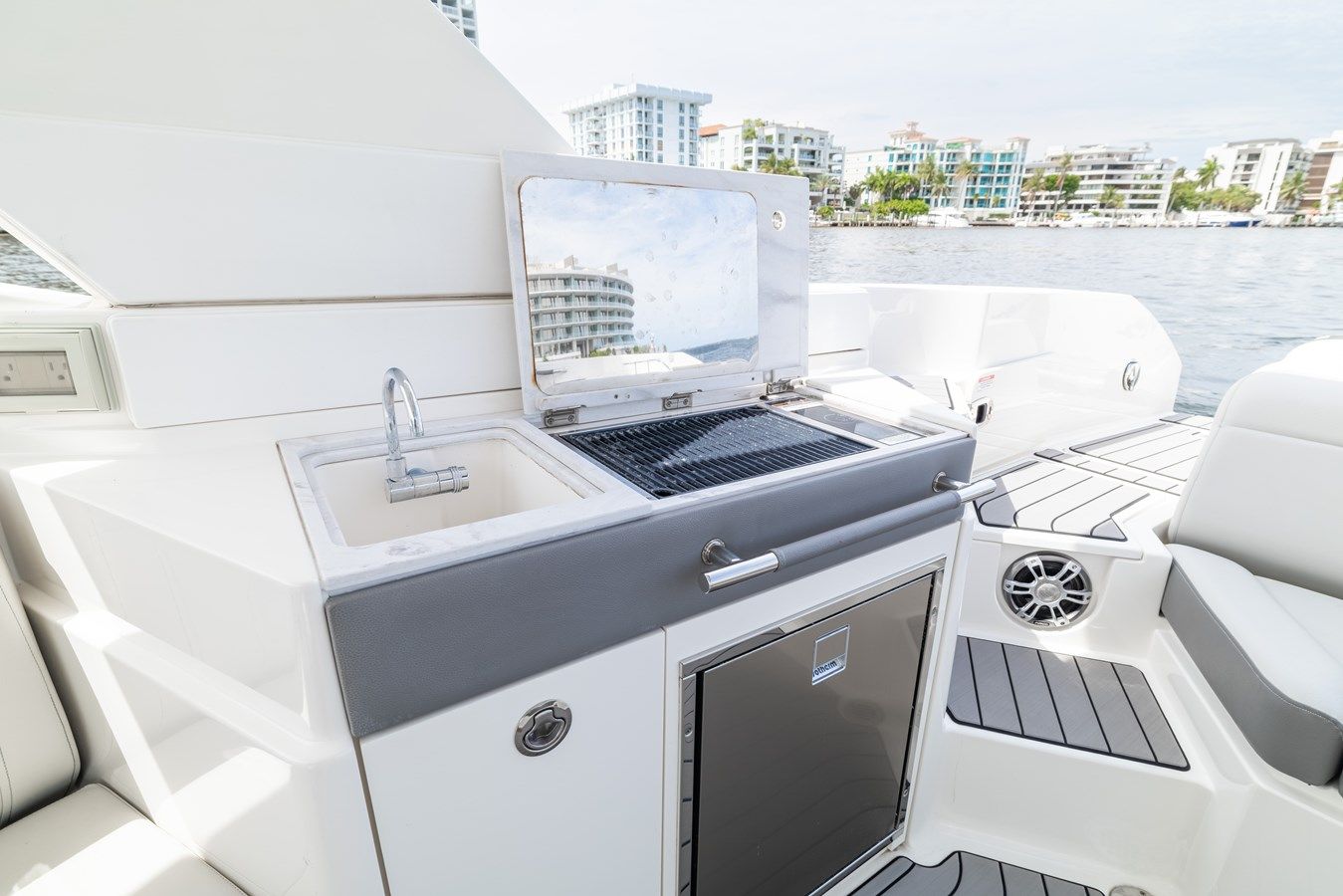 Buy a NA - SEA RAY at Shestakov Yacht Sales