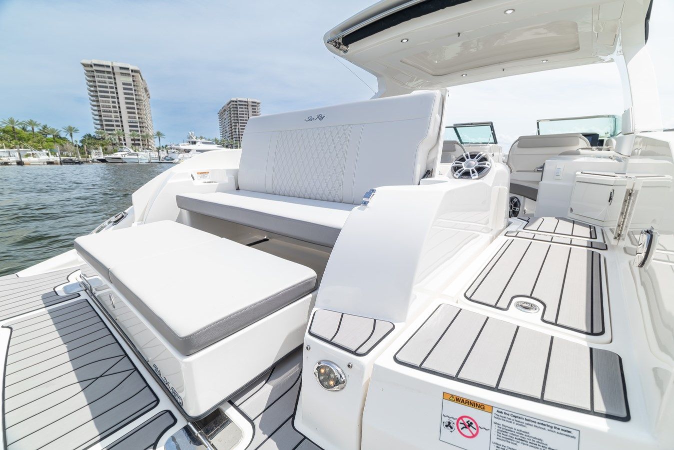 Buy a yacht NA - SEA RAY