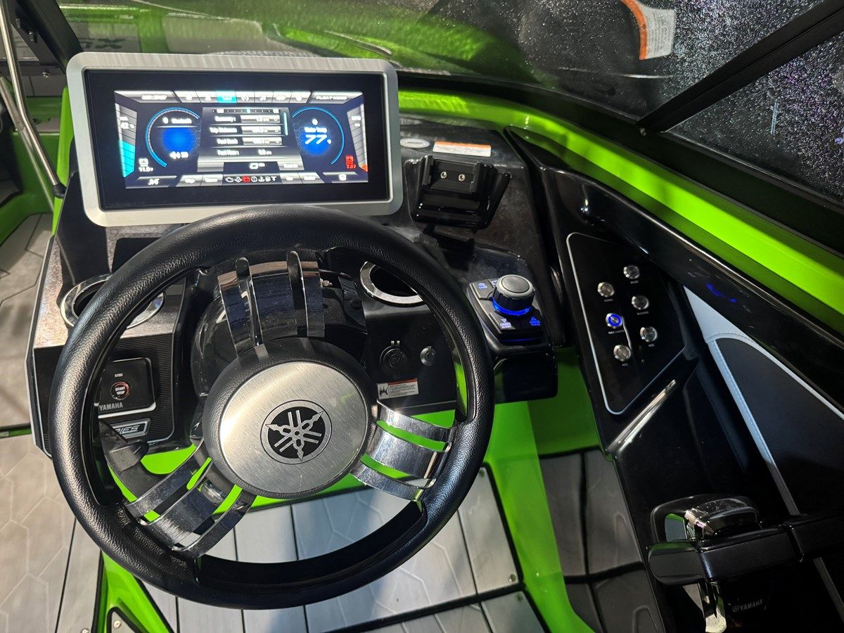 Buy a yacht NA 2022