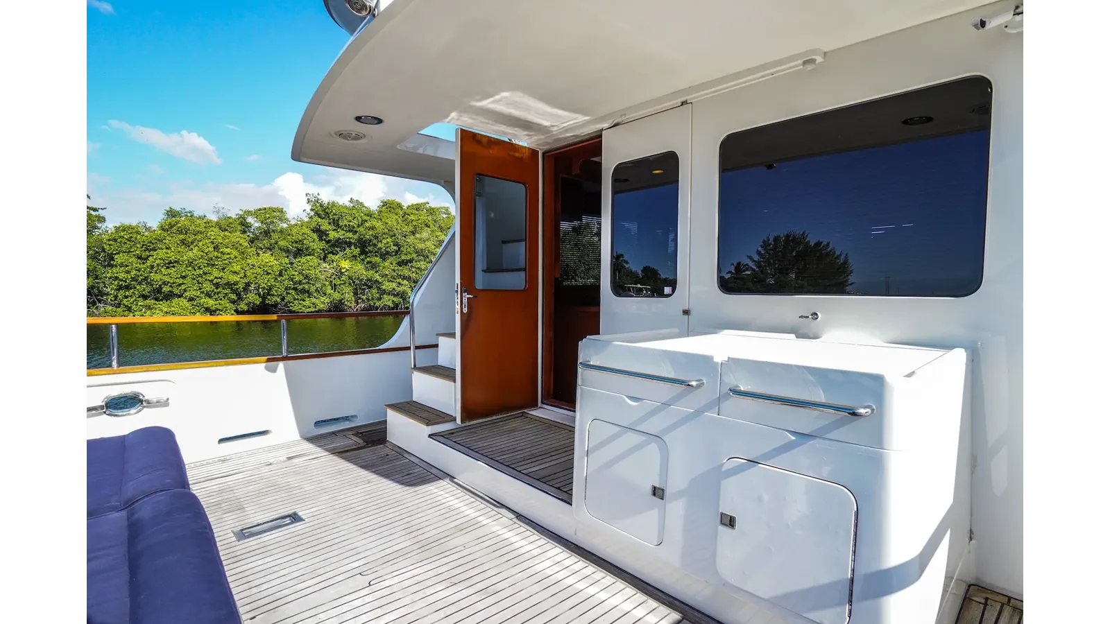 best yacht sales deals THE GARLIC 70