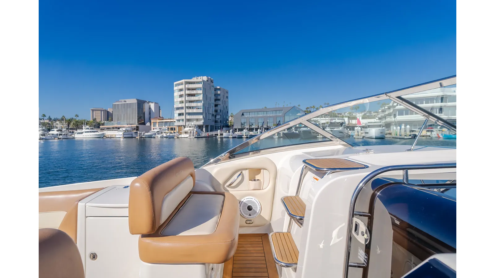 Buy a DREAM CHASER [Refit 2024] 2006 at Shestakov Yacht Sales