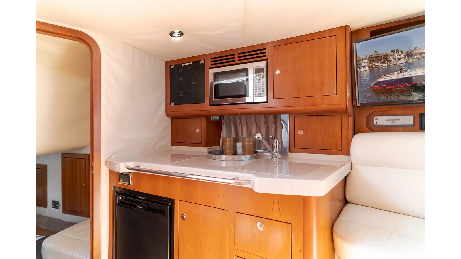 Buy a DREAM CHASER [Refit 2024] Corsair 36 at Shestakov Yacht Sales