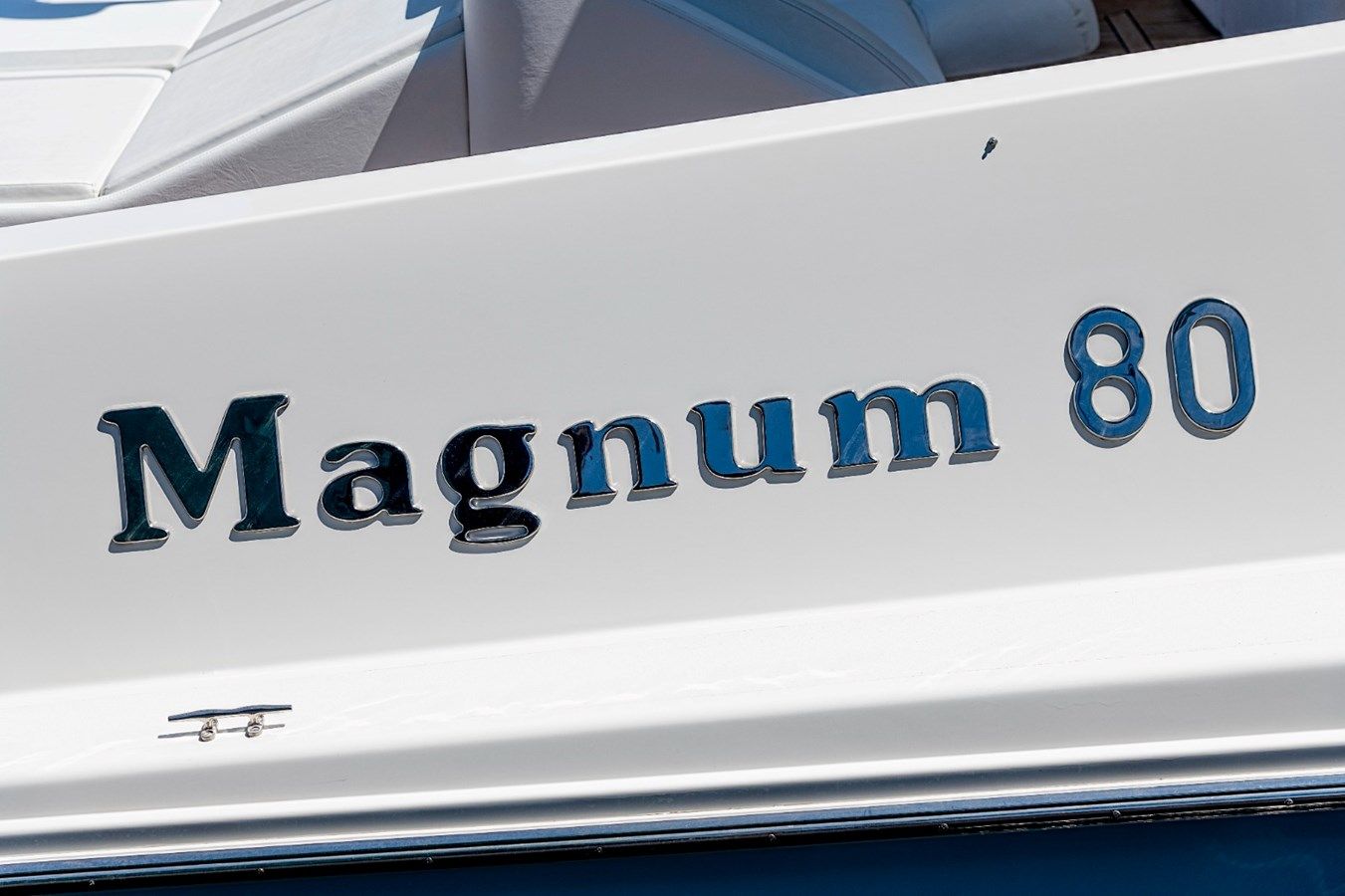 WHITE & SILVER - Magnum Marine yacht sale