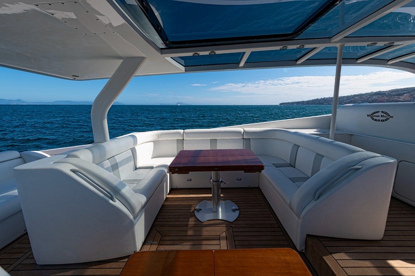Buy a yacht WHITE & SILVER Magnum 80 Sport