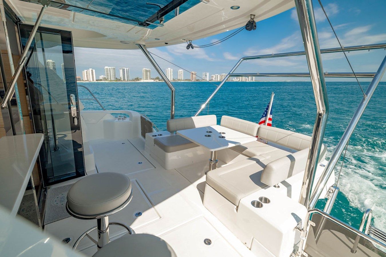 the best price on Aquila 44 Yacht 2013