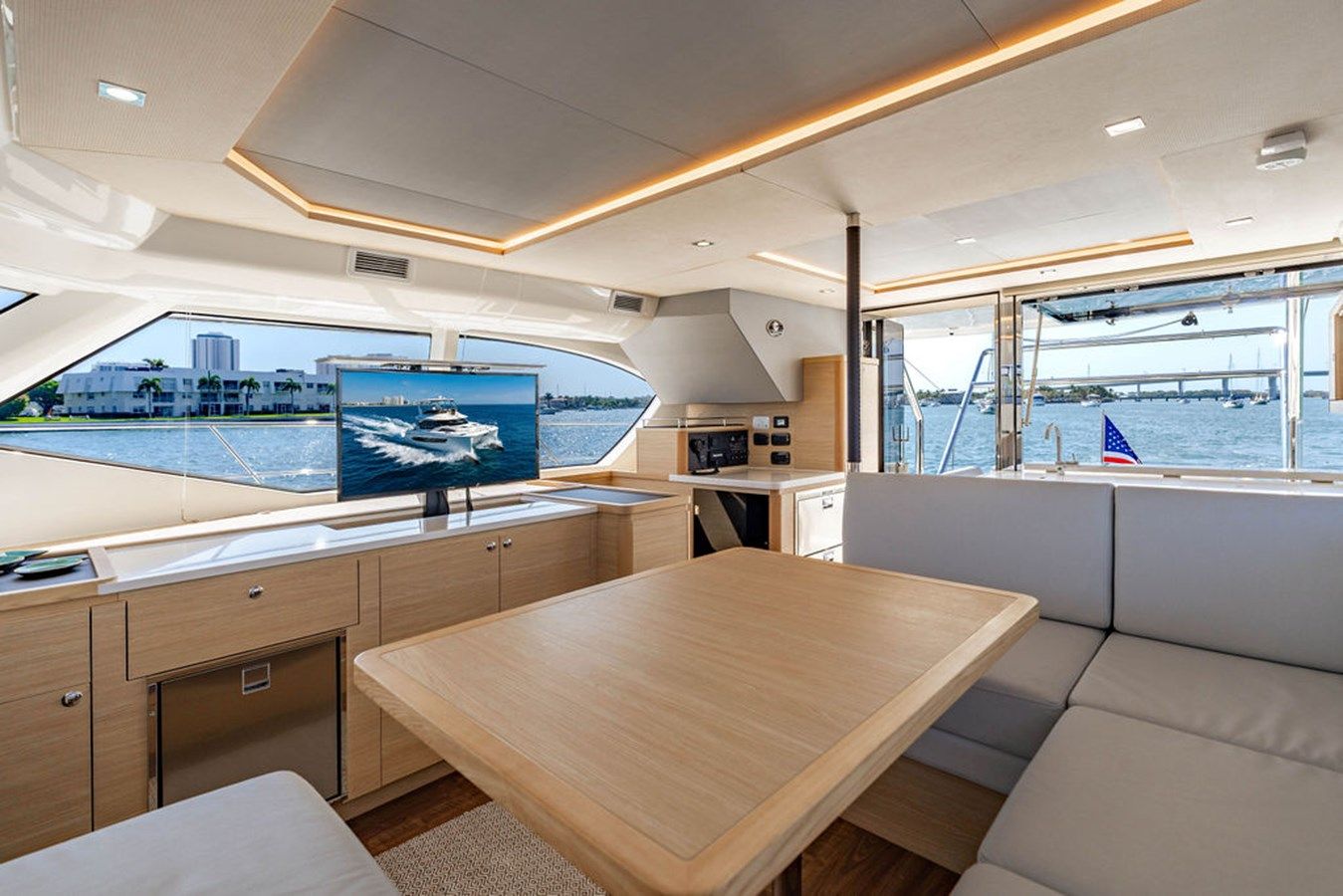 Aquila 44 Yacht 44 Yacht price