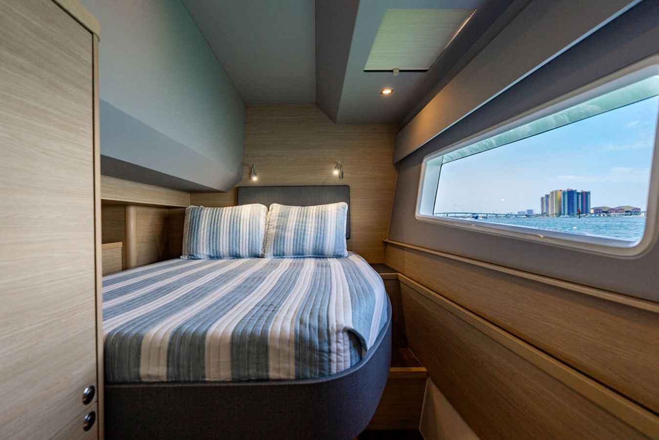 Buy a yacht Aquila 44 Yacht - Aquila Power Catamarans