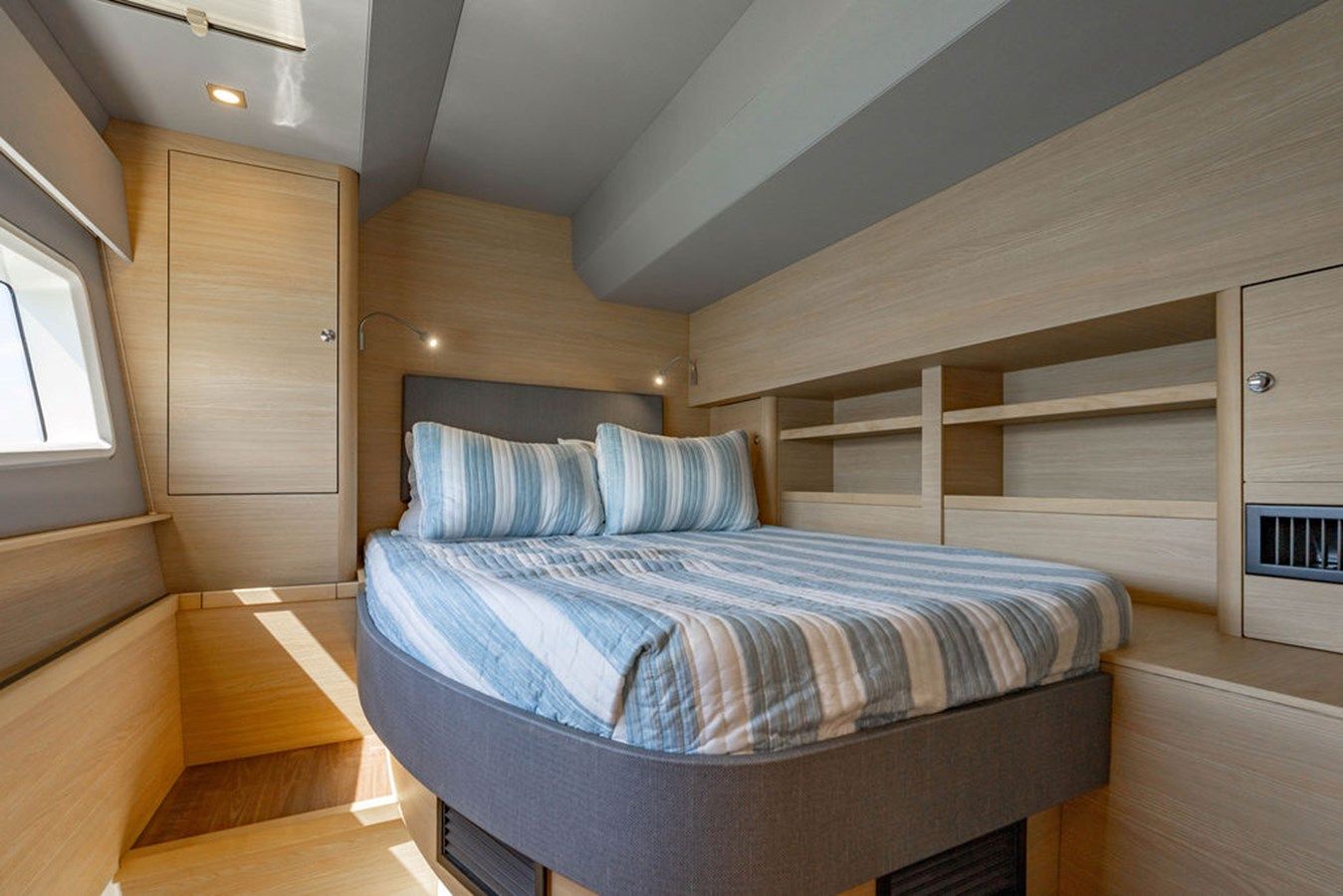 Buy a yacht Aquila 44 Yacht - Aquila Power Catamarans