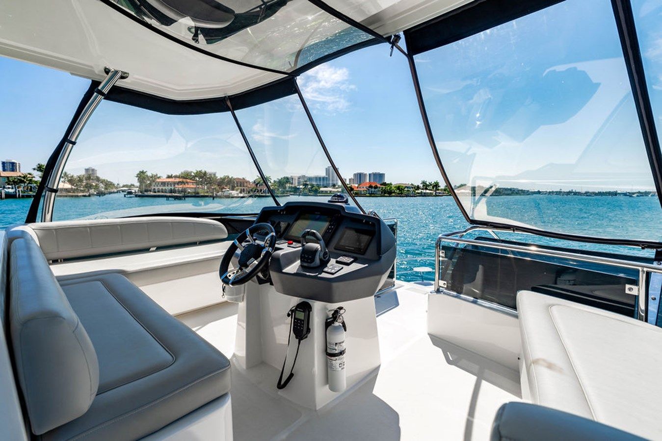 Buy a yacht Aquila 44 Yacht 44