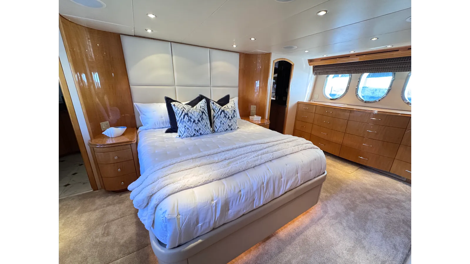TIME-2 FLY 80 Motor Yacht Skylounge