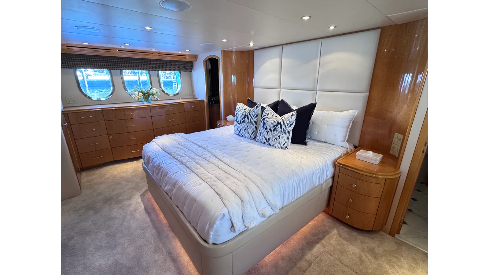 best yacht sales deals TIME-2 FLY - Hatteras