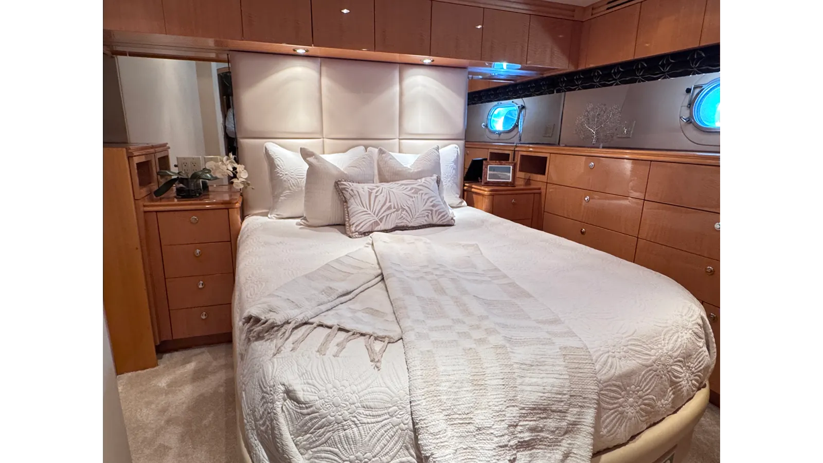 TIME-2 FLY 80 Motor Yacht Skylounge yacht sale