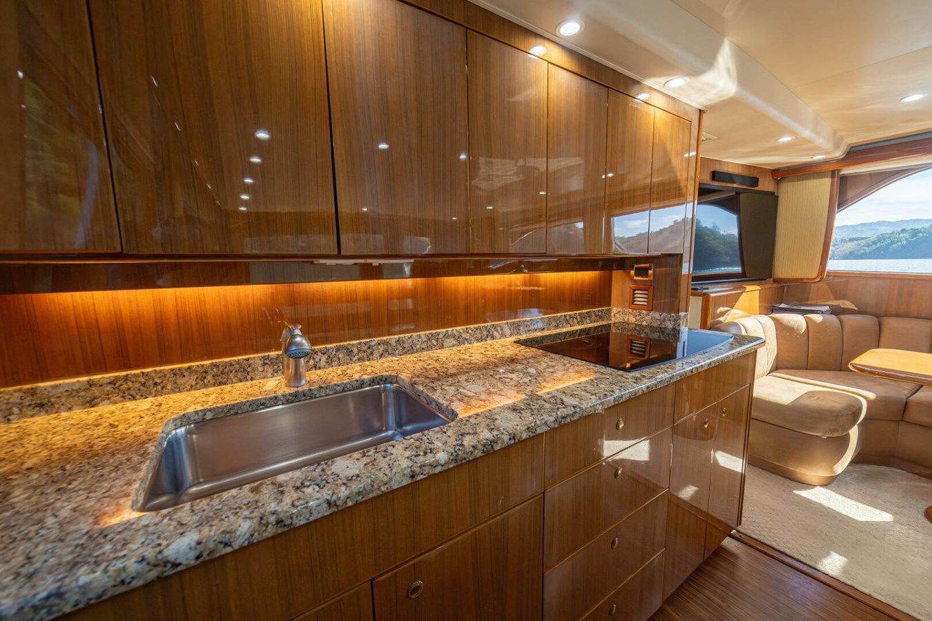 the best price on SCANDALOSO - VIKING