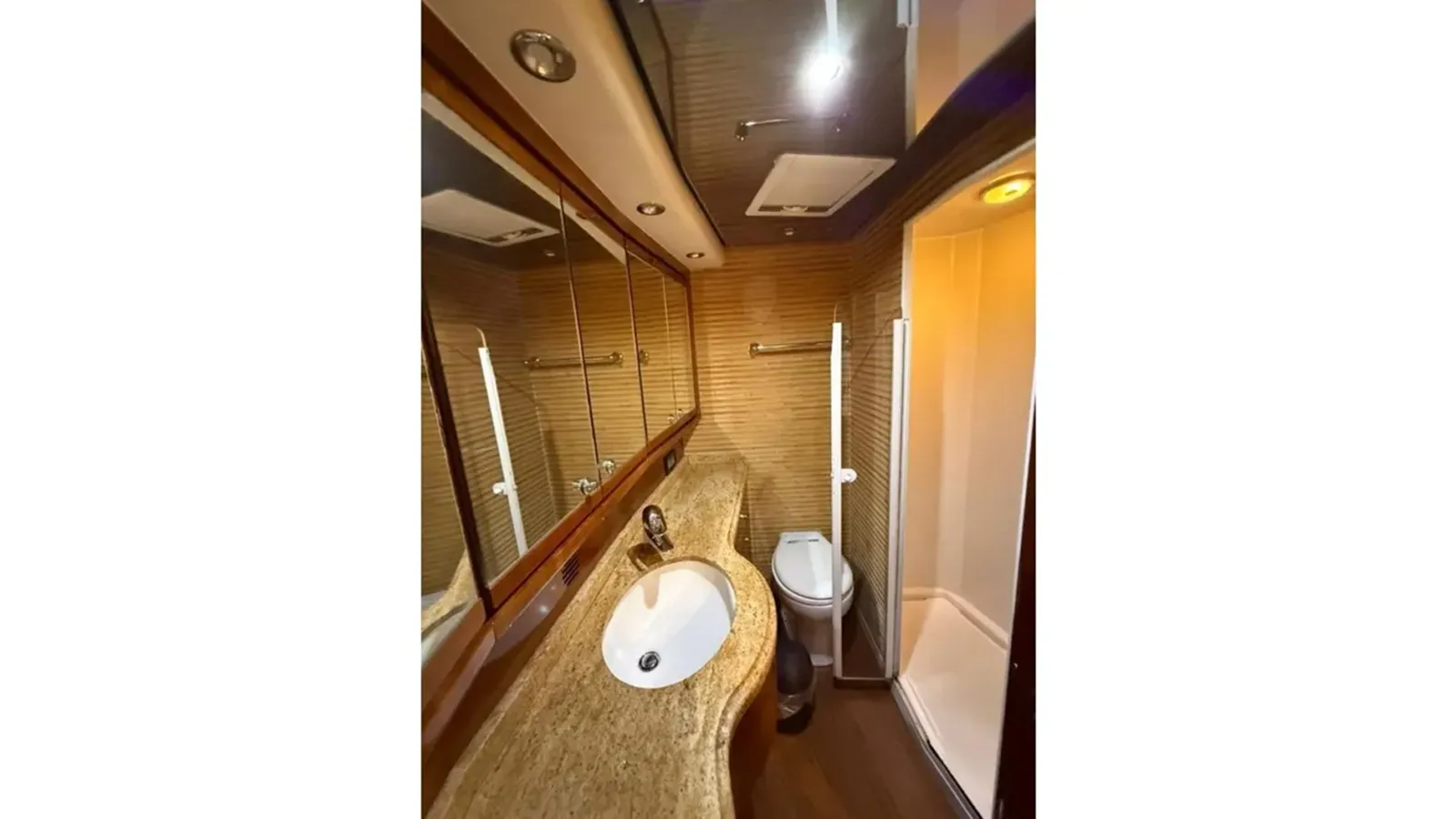 Стоимость яхты 2005 Bertram 630 Convertible - Bertram Yacht