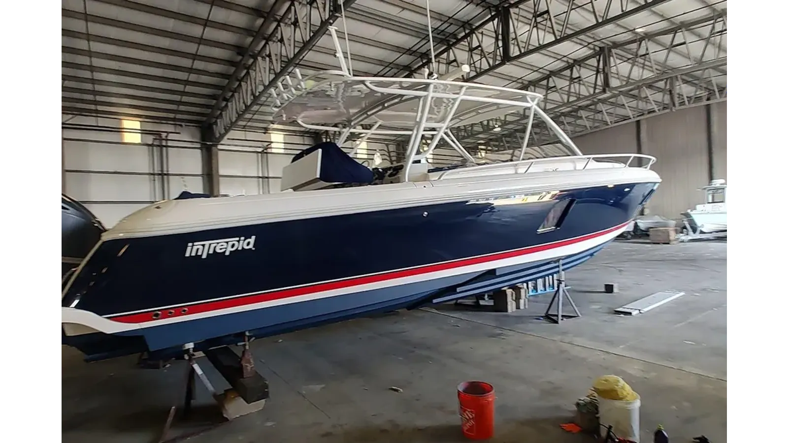 the best price on 2012 Intrepid 400 Cuddy 40