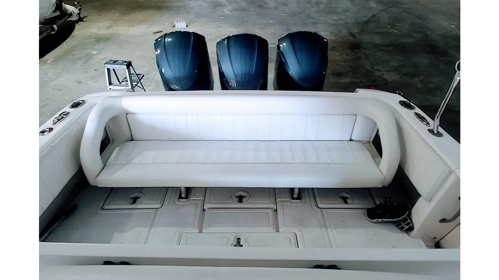 Buy a yacht 2012 Intrepid 400 Cuddy - Intrepid