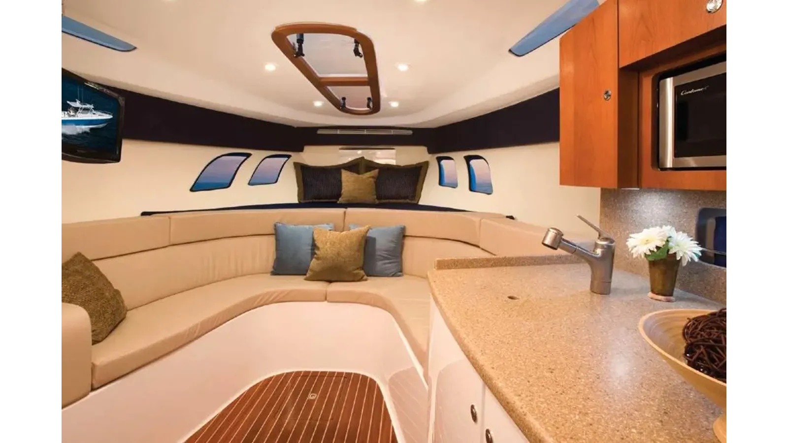 the best price on 2012 Intrepid 400 Cuddy - Intrepid