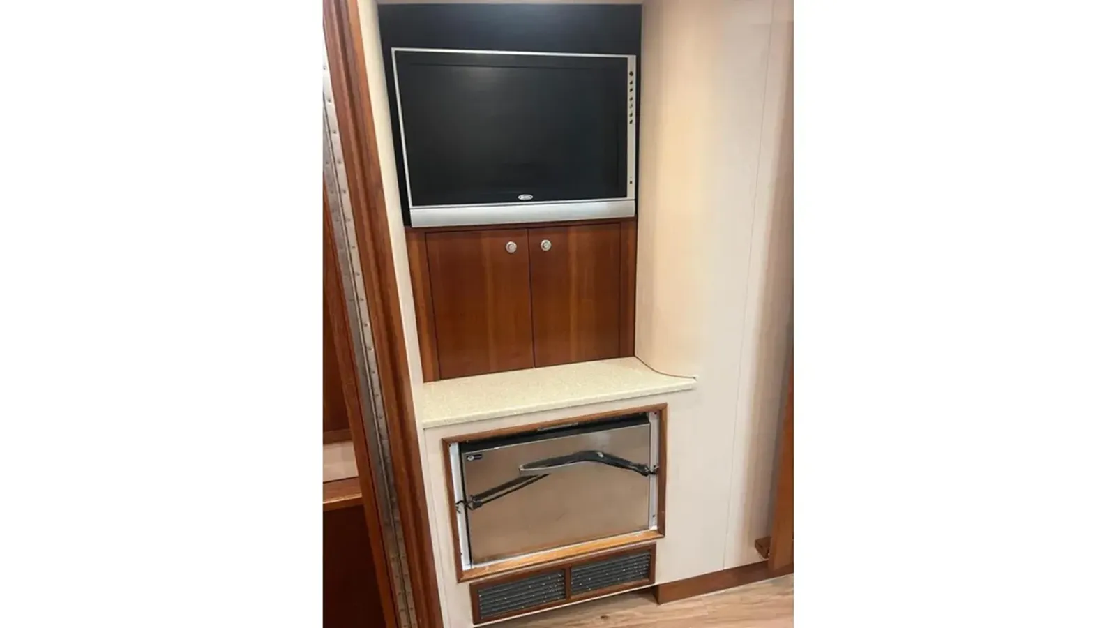 Купить яхту 2008 Albemarle 360 Express Fisherman 36 в Shestakov Yacht Sales