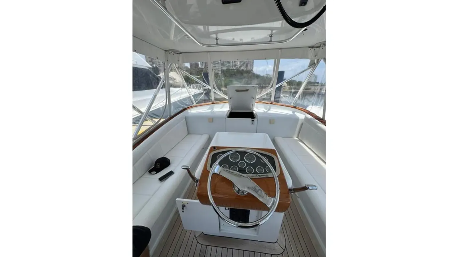Лучшая цена на 2001 Predator 35 Express 35