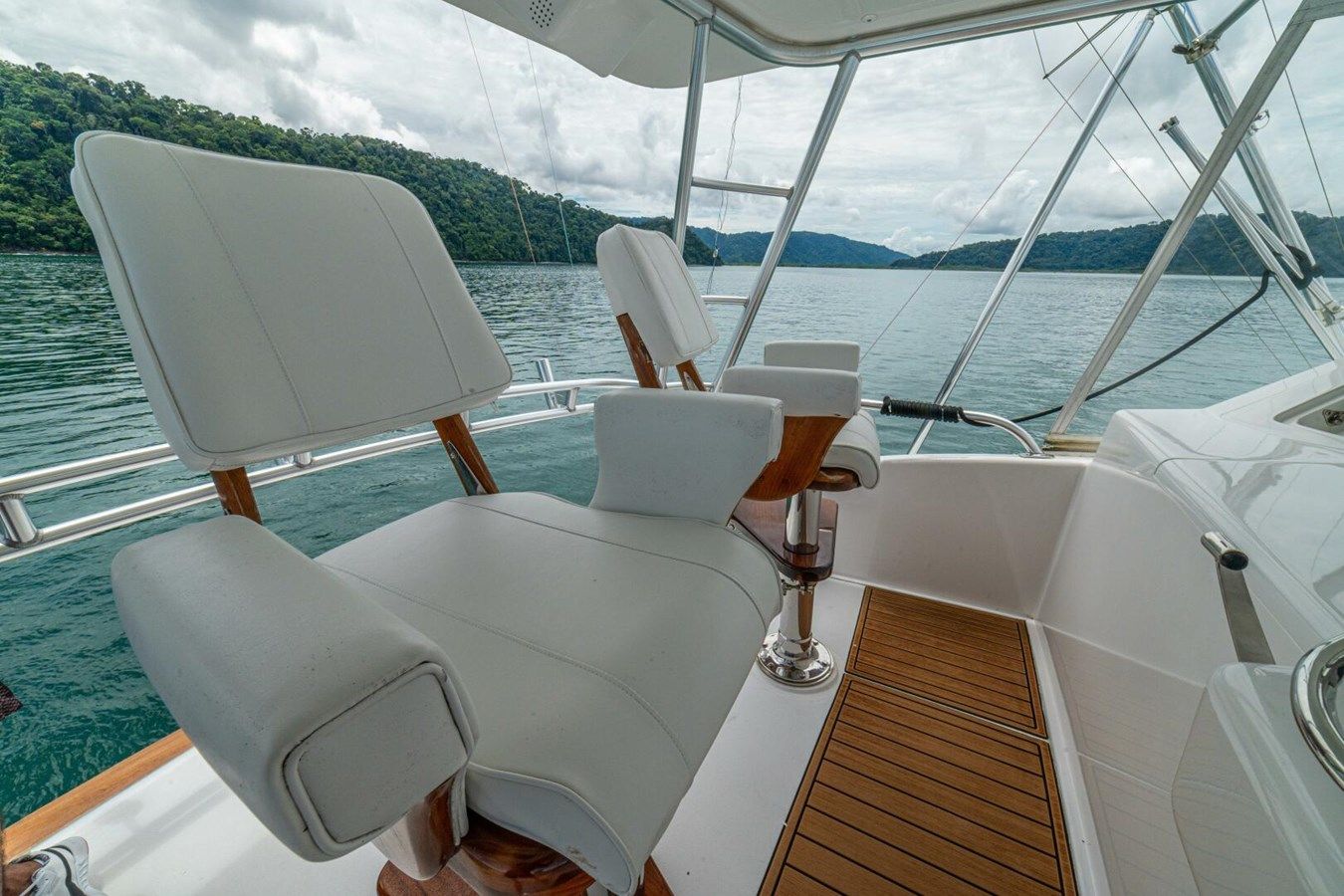 Buy a MARIAH JEAN 2004 at Shestakov Yacht Sales